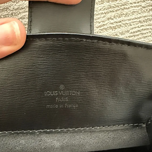 NWOT *Authentic* Louis Vuitton Black Vintage Cluny Epi Leather Shoulder Bag - Picture 9 of 9